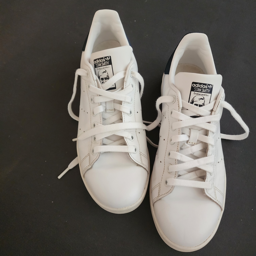 Adidas Stan Smith White Sneakers Women’s Casual Tennis Shoes Size M9 E18